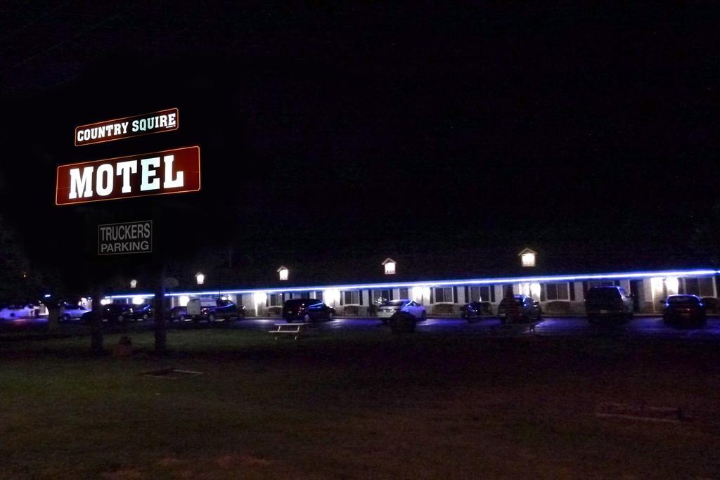 Country Squire Motel Arnprior Екстер'єр фото
