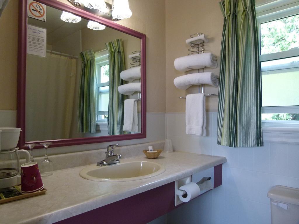 Country Squire Motel Arnprior Номер фото