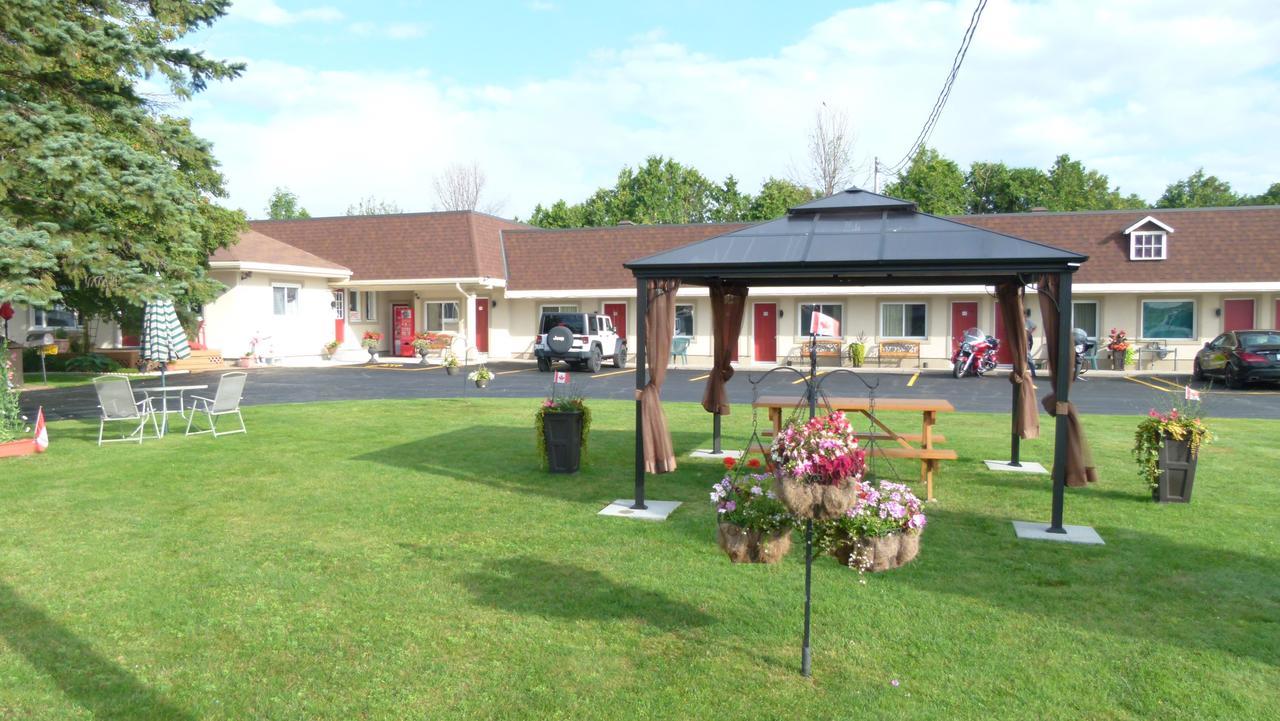 Country Squire Motel Arnprior Екстер'єр фото