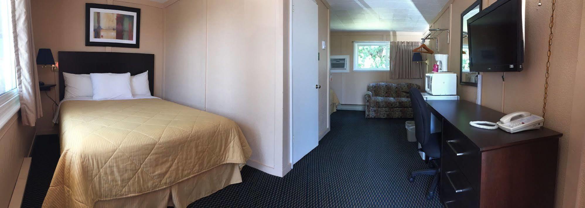 Country Squire Motel Arnprior Екстер'єр фото